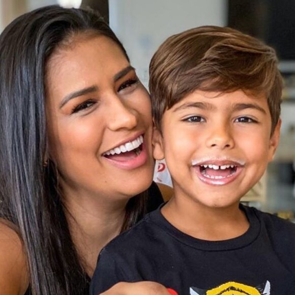 Filho de Simone sofre queda e preocupa cantora