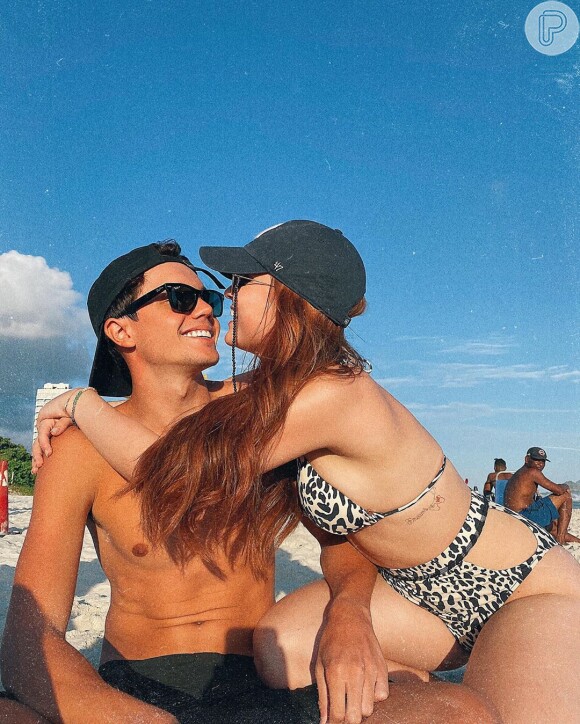 Larissa Manoela e o namorado, Léo Cidade, protagonizaram vídeo divertido nas redes sociais