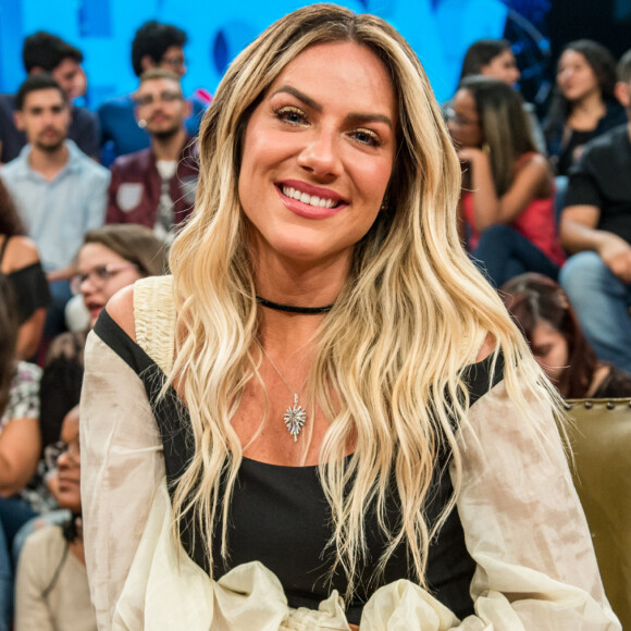 Giovanna Ewbank se preocupa durante a quarentena: 'Não vou dizer para vocês que eu não fico insegura, não fico ansiosa, que eu não tenho medo, que eu não fico aflita... '