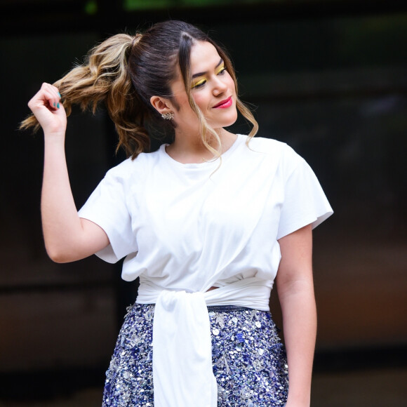 Maisa Silva alfineta críticas aos famosos: 'Silêncio pois o jovem burguês está reclamando dos profissionais disponibilizando cursos e informações gratuitamente só por que ele não quer ver lives no Instagram'