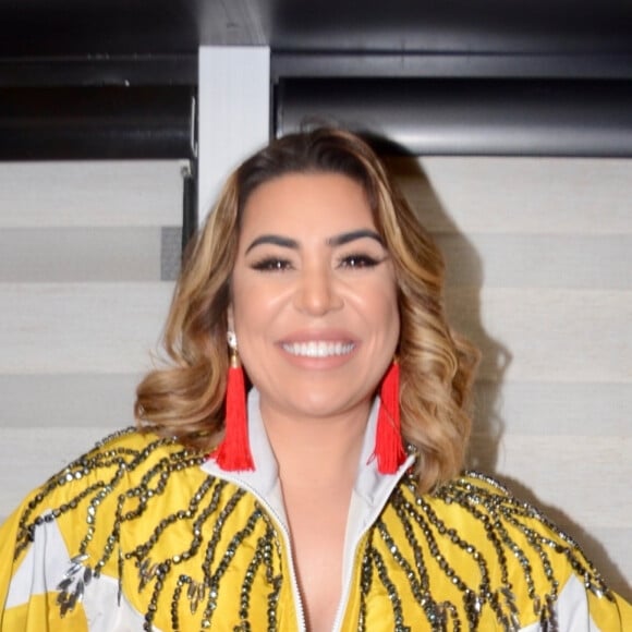 Naiara Azevedo passou por uma lipoaspiração HD, procedimento inovador que promete definir os músculos