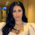 A cantora Simaria apostou em um look nude para a malhação em família, filmada por ela no Instagram Stories nesta quarta-feira, dia 01 de abril de 2020
