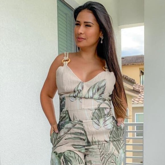 Simone chama atenção da web por detalhe inusitado em vídeo, em 4 de abril de 2020