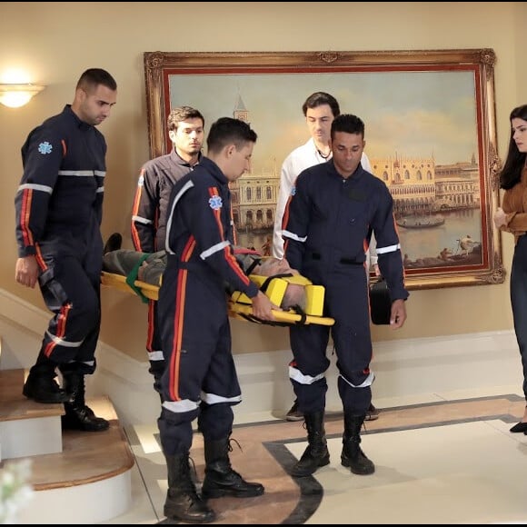 Novela 'As Aventuras de Poliana': Antônio (Jitman Vibranovski) piora e é levado ao hospital no capítulo de terça-feira, 21 de abril de 2020