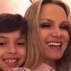 Eliana e os filhos, Arthur e Manuela, tiveram novo momento de diversão nesta sexta-feira, 17 de abril de 2020