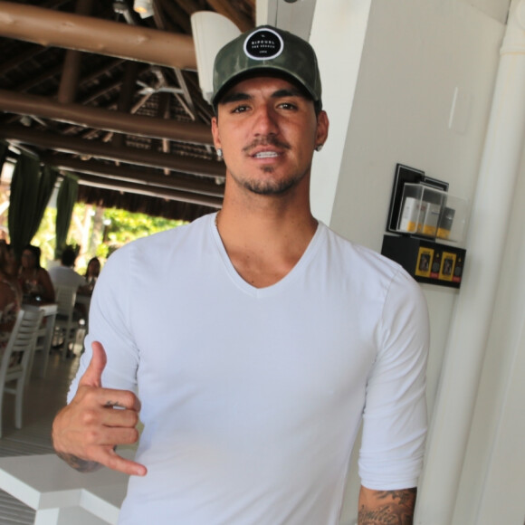 Gabriel Medina foi escolhido por Anitta na brincadeira com Sabrina Sato