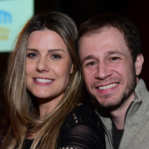Tiago Leifert explica motivo da demora em anunciar gravidez de Daiana Garbin: 'Saber se estava tudo bem'
