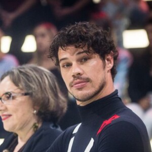 José Loreto contou como sua relação com Bella influenciou na dele com sua mãe