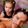A semelhança de José Loreto com a filha, Bella, rendeu dezenas de comentários de fãs