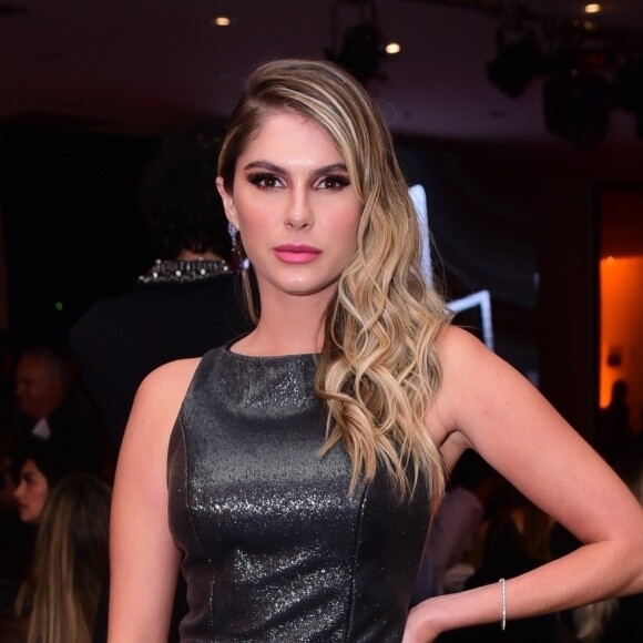 Bárbara Evans pode adiar casamento com Gustavo Theodoro para 2021 após amiga também suspender cerimônia