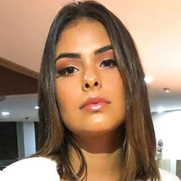 Munik Nunes se declara para Caio Cesar em foto