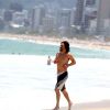André Gonçalves curtiu a orla do Rio de Janeiro nesta terça-feira, 28 de outubro de 2014. O ator pedalou com sua bicicleta vintage pela orla do Arpoador e depois deu um mergulho para se refrescar