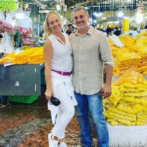 Angélica fala sobre vida íntima com Luciano Huck
