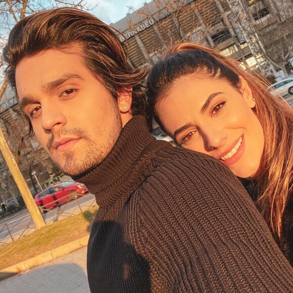 Luan Santana anunciou que está morando com Jade Magalhães 