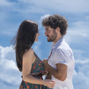 Na novela 'Salve-se Quem Puder', Juan (José Condessa) se reencontraria com Luna (Juliana Paiva)