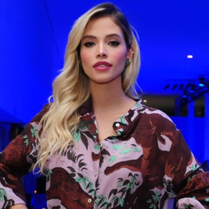 Carol Dias usou a técnica de mega-hair 'perfect hair', livre de colas e adesivos