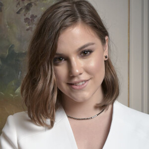 Alice Wegmann negou ter namorado Arthur Aguiar ao mesmo tempo em que o ator se relacionou com Lua Blanco: 'Já tinha terminado'