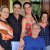 Zezé Di Camargo está passando a quarentena em sua fazenda com os pais e a noiva, Graciele Lacerda