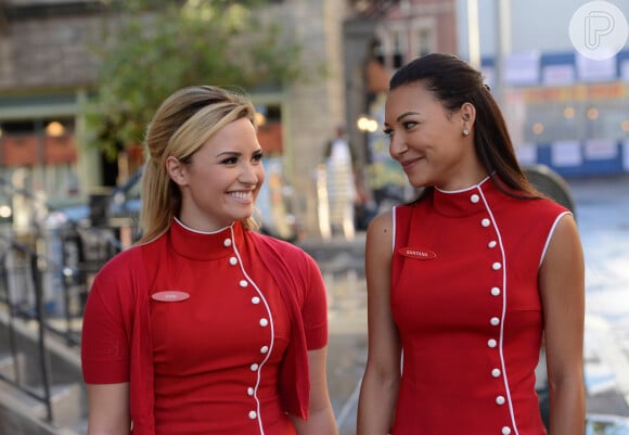 Demi Lovato e mais atores de 'Glee' lamentam desaparecimento de Naya Rivera