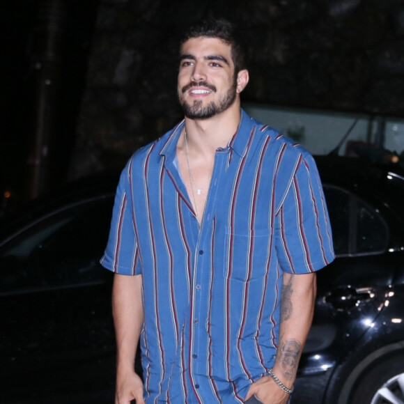 Marcos Mion se diverte com nova foto de Caio Castro: 'Aquela alongada na lombar judiada. Idade chega, rei!'