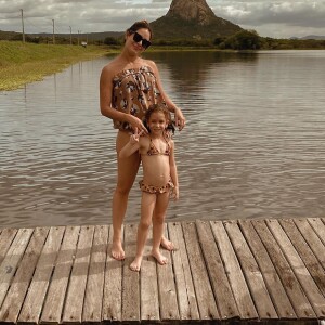 Thyane Dantas combina look com a filha, Ysis, de 6 anos