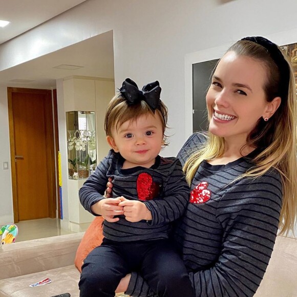 Dupla de Thiago, Thaeme continuará exibindo vídeos e fotos da filha após críticas