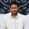 Neymar grava vídeo de apoio a Mario Junior: 'Espero que você esteja bem, parceiro. Liga pra isso aí, não. Críticas nos fazem crescer'