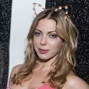 Namorado de Sheila Mello, João Feijão exaltou a atriz: 'Exemplo de mulher'