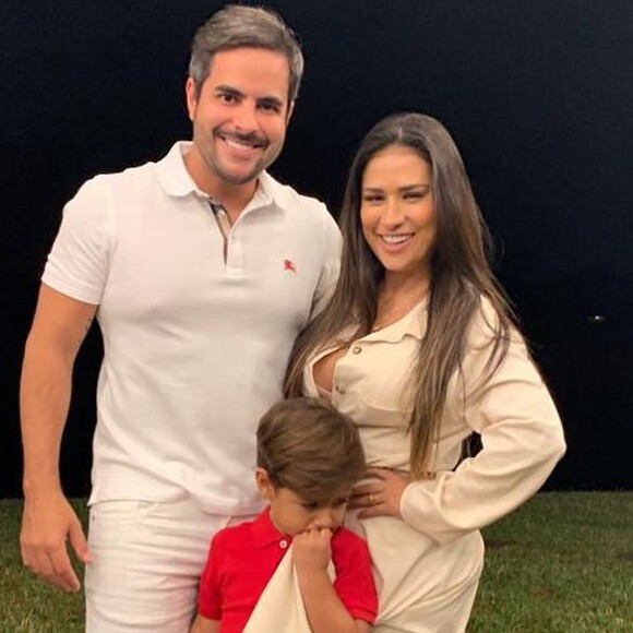 Simone é casada com Kaká Diniz, com quem tem um filho