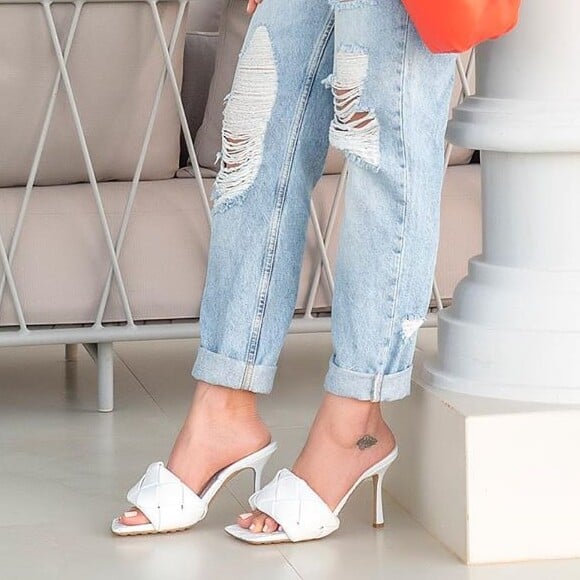 Andressa Suita voltou a usar sua sandália de luxo