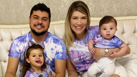 Cristiano e mulher combinam look tie dye com filhos: '5 meses do bolotinha'