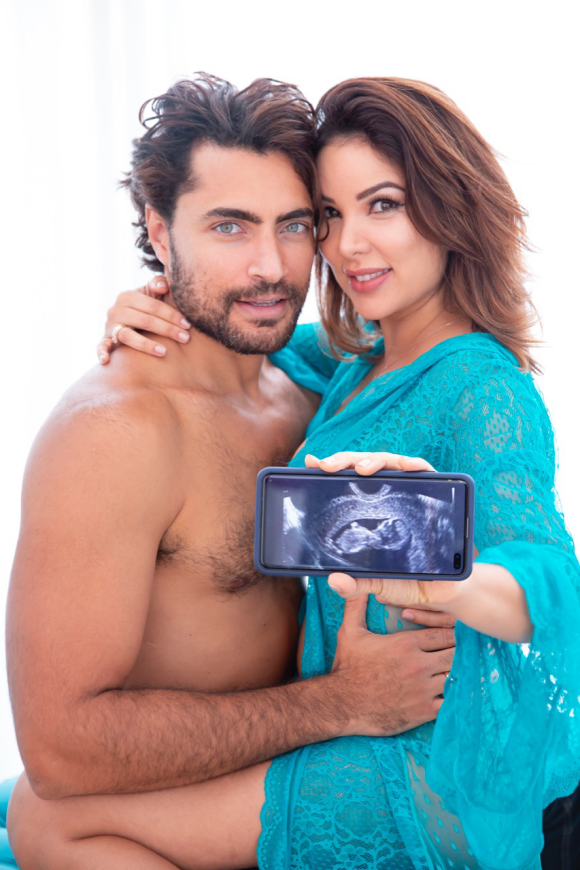 Liah Soares e o noivo, Carlo Porto, tiveram ajuda da tecnologia para organizar os eventos da gravidez