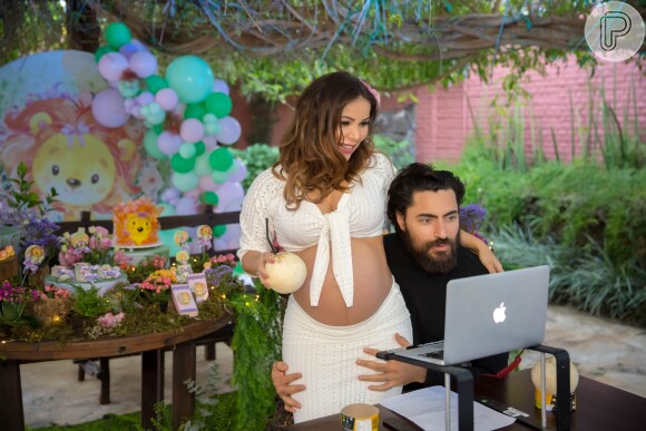 Chá de bebê virtual foi a ideia de Liah Soares e Carlo Porto para dividir o momento especial da gravidez com amigos e fãs