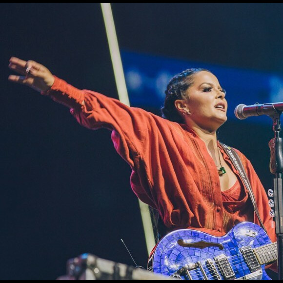 Maraisa namora o sertanejo Fabricio Marques