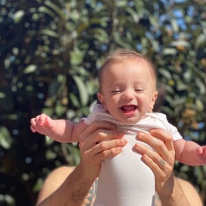 Filho de Alok ganha mensagem de carinho de Romana Novais