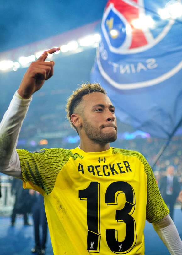 Neymar compartilhou situação inusitada com fã no Instagram Stories