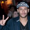 Neymar recebe 'diário' curioso de fã e aconselha sobre alimentação. Veja vídeo compartilhado nesta segunda-feira, dia 10 de agosto de 2020