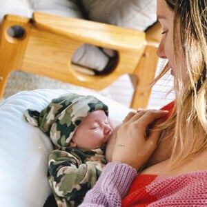 Veja foto de Giovanna Ewbank dando de mamá ao filho Zyan!