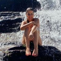 Maiara posa de biquíni em cachoeira e ganha elogio de famosas: 'Radiante'
