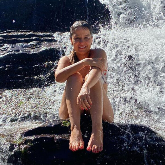 Maiara posa de biquíni em cachoeira e ganha elogio de famosas. Veja foto postada nesta sexta-feira, dia 28 de agosto de 2020