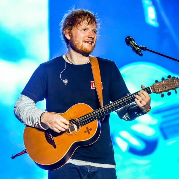 Ed Sheeran comenta afastamento da web: 'Esperamos que você respeite nossa privacidade neste momento'