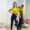 Jeans com bolso recortado: Andressa Suita montou look refinado com a trend