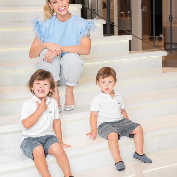 Andressa Suita se divertiu no momento musical com Samuel e Gabriel