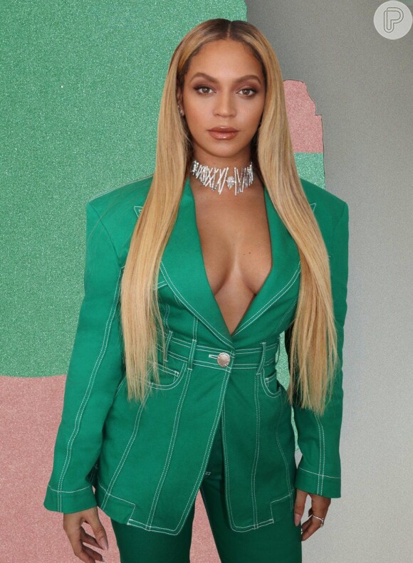 Beyoncé adere ao jeans color block!