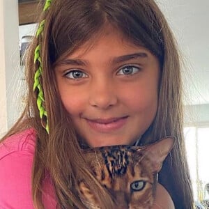 Grazi Massafera posta foto da filha e beleza de Sofia agita famosos: 'Princesa'