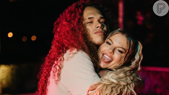 Luísa Sonza e Vitão assumiram namoro em setembro de 2020 e trocaram beijos em show do cantor