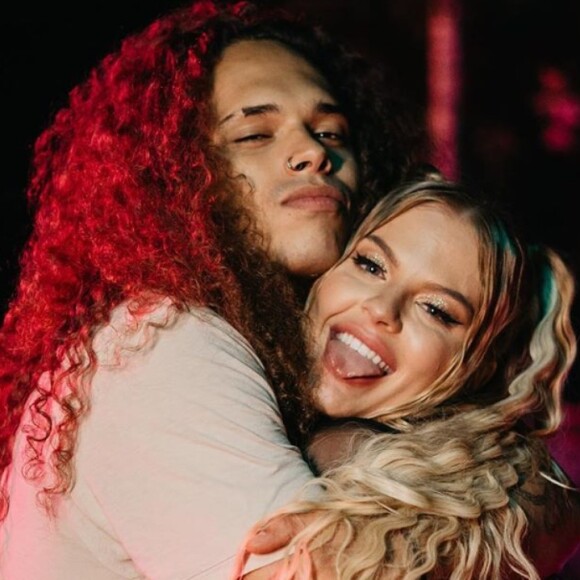 Luísa Sonza e Vitão assumiram namoro em setembro de 2020 e trocaram beijos em show do cantor