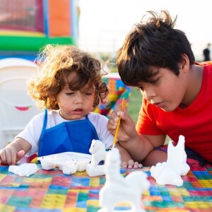 Semelhança entre Dom e Yhudy, filhos de Wesley Safadão, impressionou internautas