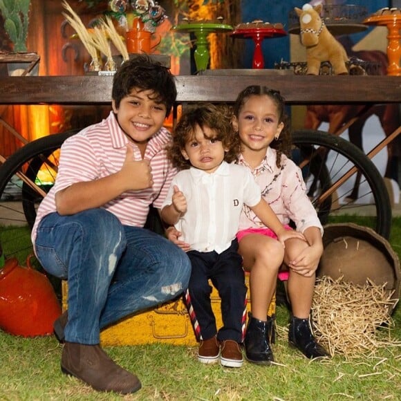 Filho mais novo de Wesley Safadão chama atenção por semelhança com irmão