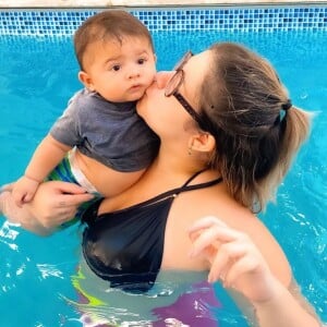 Marília Mendonça afirmou que quer que os amiguinhos de escola do filho a elogiem por sua beleza